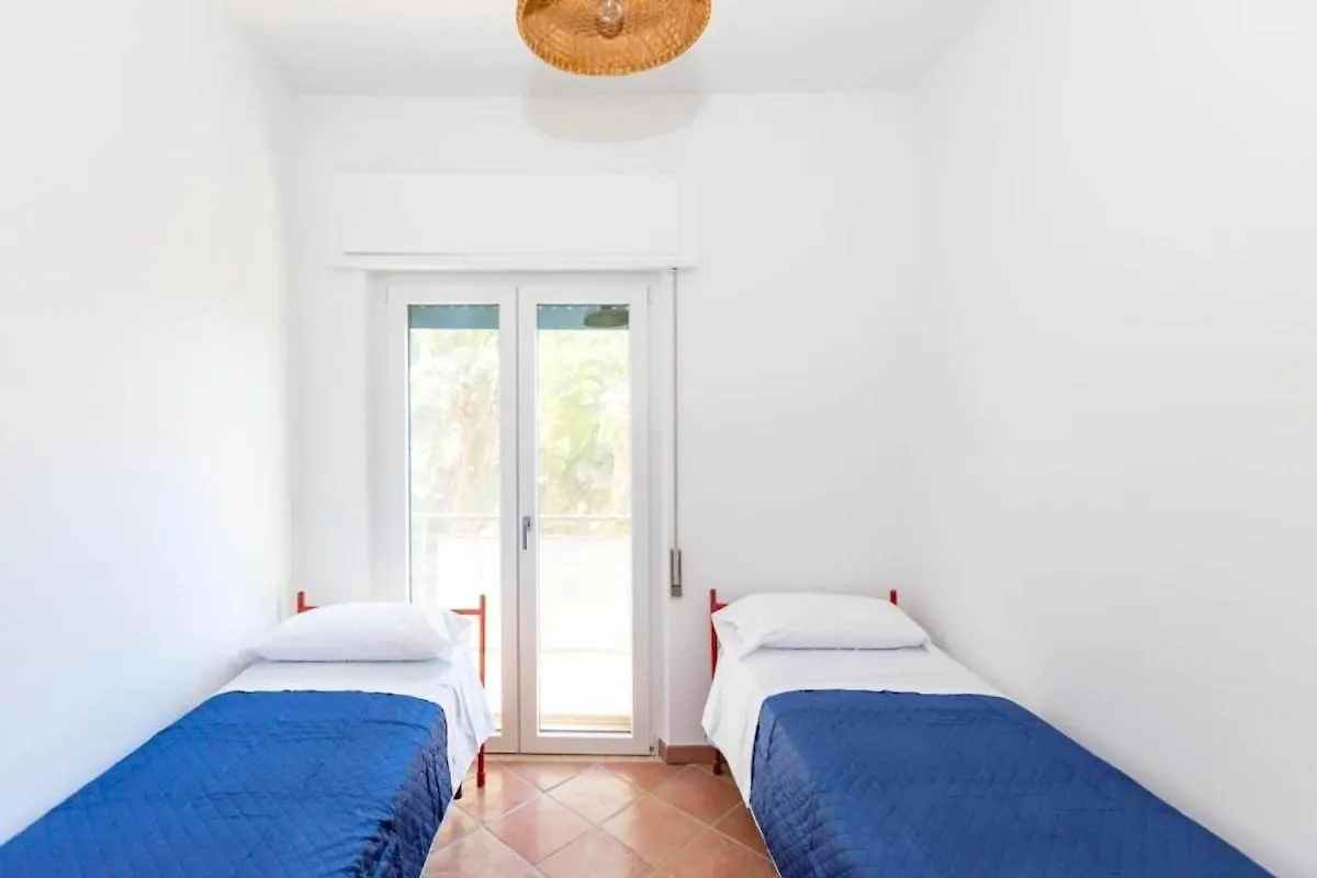 Villa Cassia, Fontane Bianche 0*,